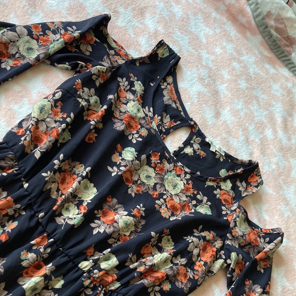 Charlotte Ruse dress - Picture 3 of 6